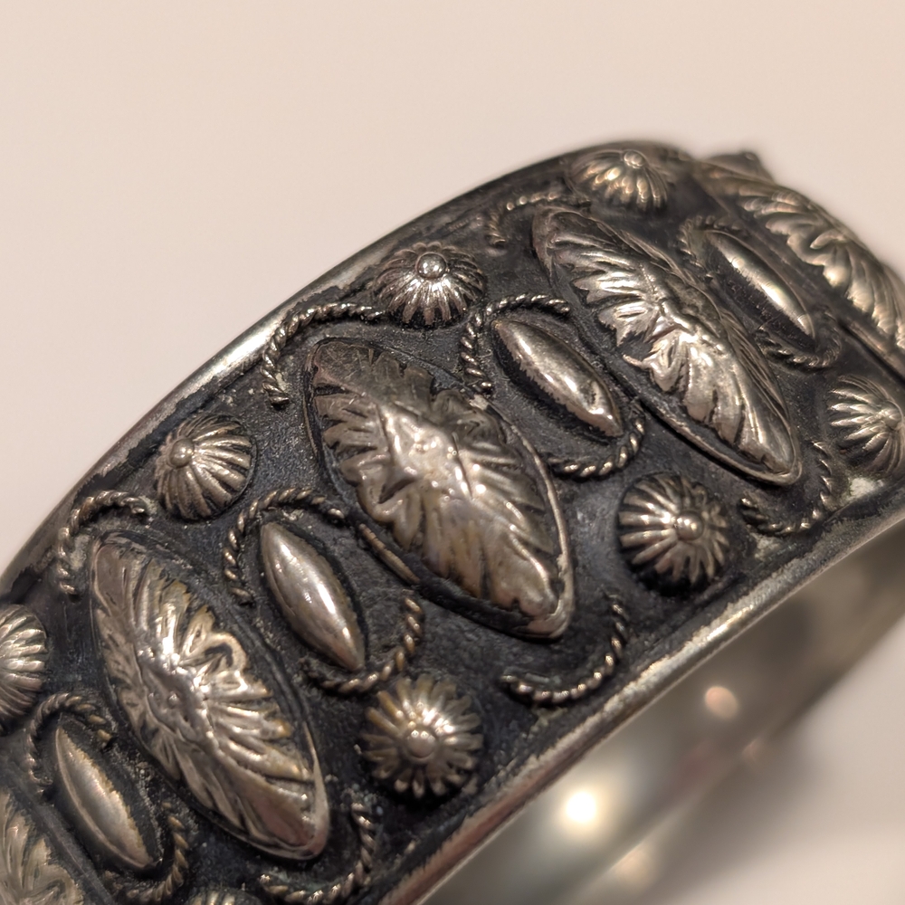 Vintage Italy Alpacca Silver Engraved Boho Leaf Festival Bangle Bracelet Rare - Picture 6 of 6